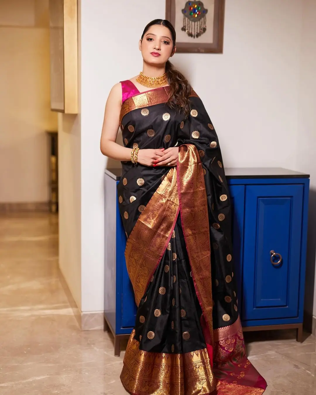 Richa Panai Wearing Beautiful Earrings Jewellery Black Saree Red Blouse